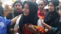 Sidang Perdana Kasus Pelanggaran ITE Dipadati Pendukung Terdakwa