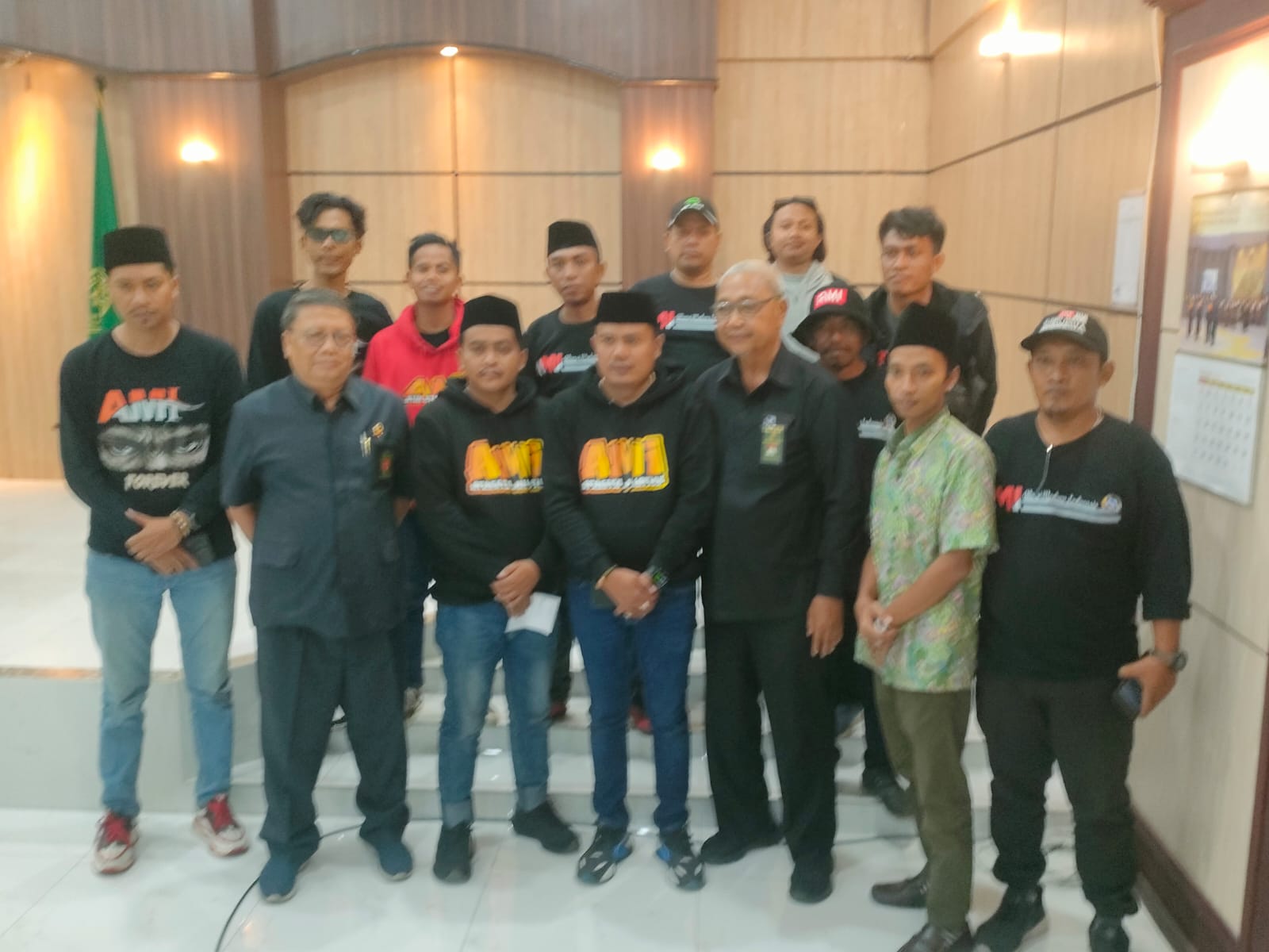 Gelar Aksi di PN Surabaya, AMI Minta Ketua PN Mundur Dari Jabatan