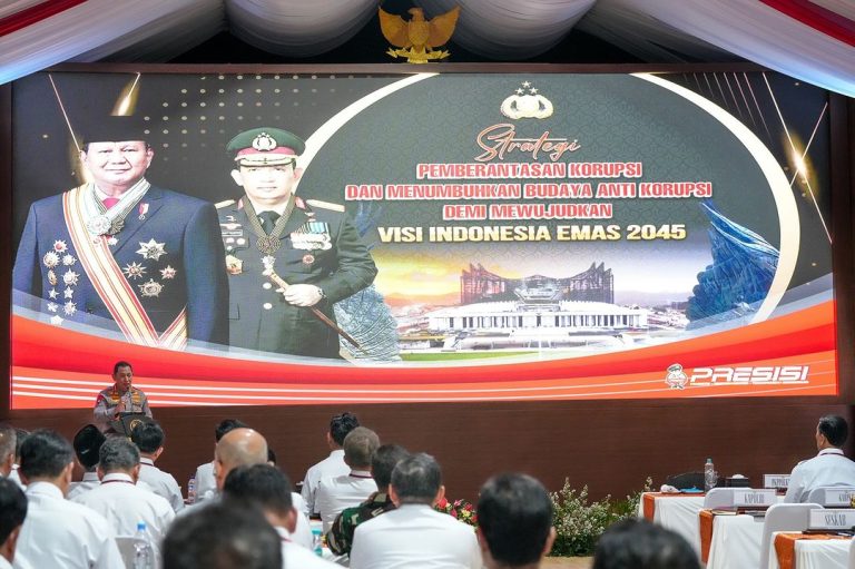 Kapolri Ikuti Retret Kabinet dan Beri Materi Pemberantasan Korupsi