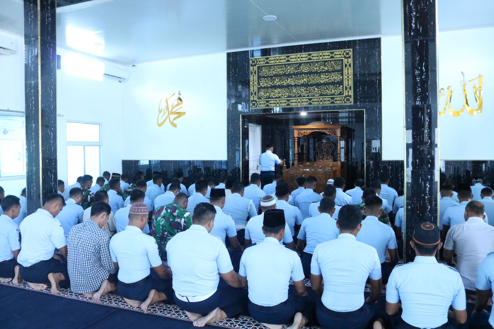 Personel Lanud RSA Natuna dan Jajaran TNI AU Gelar Doa Serentak untuk Keselamatan Bersama