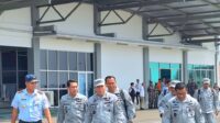 Danlanud RSA Natuna Antar Kepulangan Kepala Bakamla RI dan Rombongan Usai Kunjungan Kerja