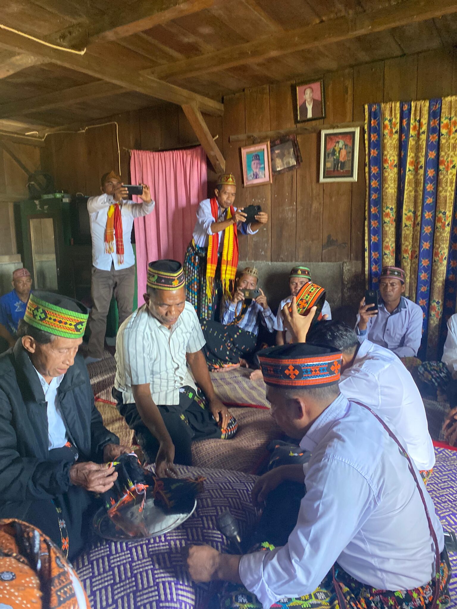 Sipri-Luko Gelar Ritus Adat 'Selek' di Rumah Adat Lidi, Minta Restu Leluhur untuk Pilkada Manggarai Timur 2024