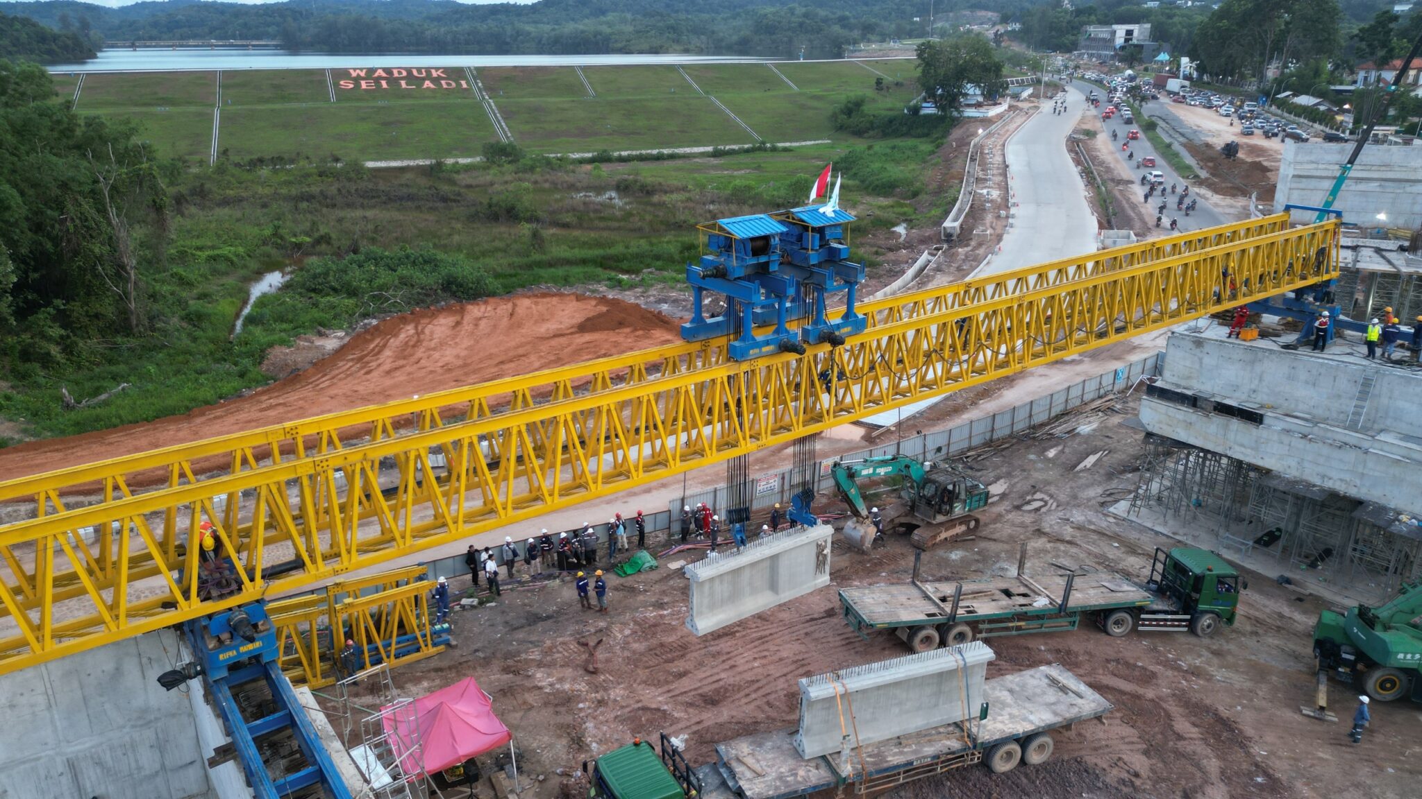 Pemasangan Balok Girder Ditargetkan Akan Rampung Minggu Ketiga Oktober
