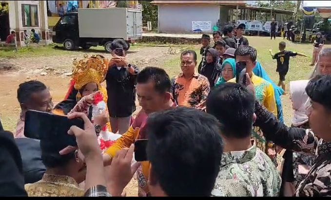 Penyambutan Ansar Ahmad di Batubi: Bapak Camat Mujahidin SH Tampil sebagai Tuan Rumah*
