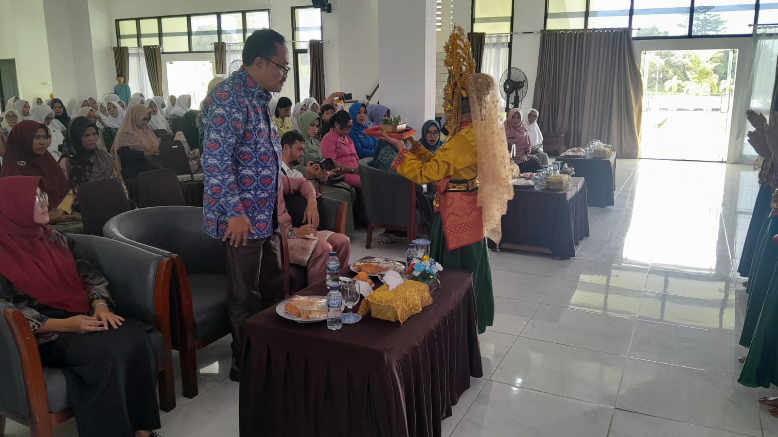 Wakil Bupati Natuna Hadiri Seminar Pelayanan KB di Gedung Wanita Bukit Arai*
