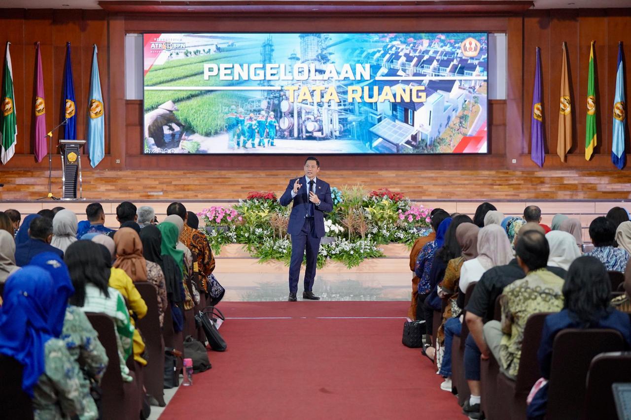 Beri Kuliah Umum di UNPAD, Menteri AHY Ungkap Capaian Sertipikat Tanah Elektronik Meningkat 46 Kali Lipat dalam Tujuh Bulan Terakhir