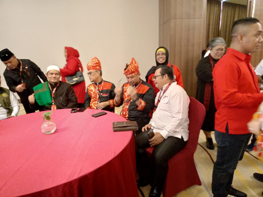 TIM Pasalon Nadi Hadir di Kantor
KPU Batam dan Batasi Jumlah Yang Hadir
