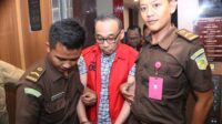 Kejati Jatim Tegaka Lurus Berantas Korupsi, Dirut PT INKA Ditahan di Rutan
