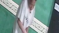 Aksi Pencurian Kotak Amal di Masjid Baitussalam Botania : Viral Terekam CCTV