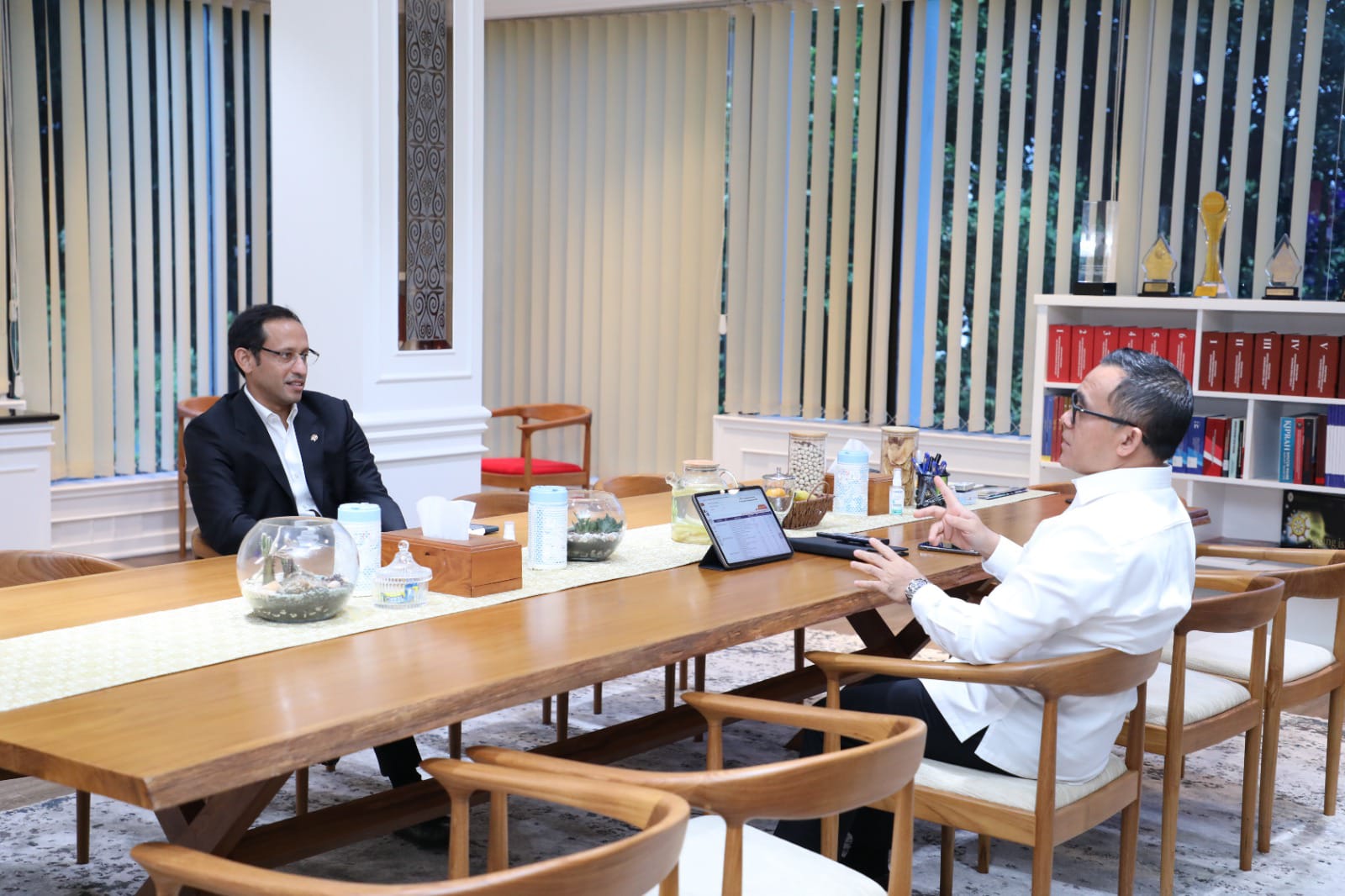 Menteri PANRB dan Mendikbudristek Bahas Penguatan Karier Tenaga Pendidik Indonesia