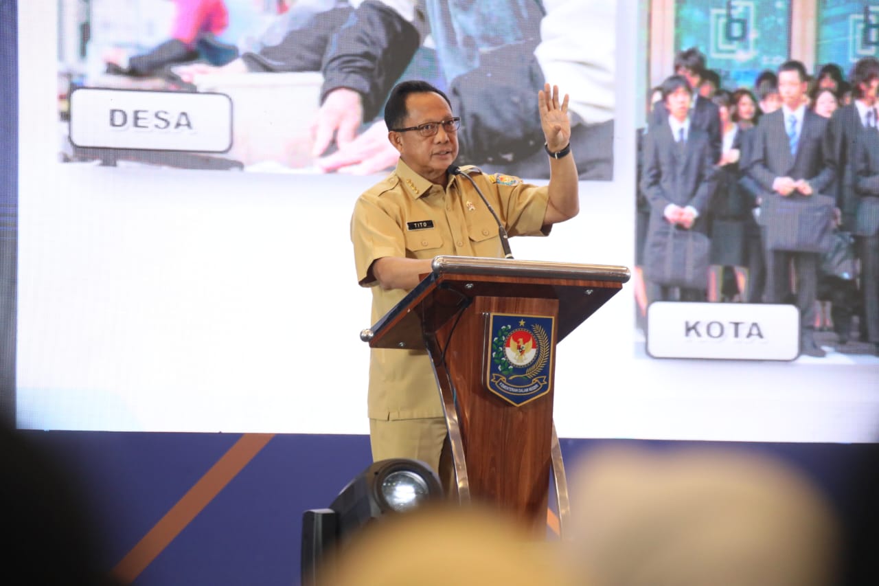 Mendagri Muhammad Tito Karnavian Tegaskan Pentingnya Memperkuat Desa Untuk Menekan Laju Urbanisasi