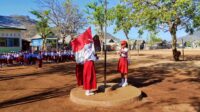 Apel Bendera di SDN Perumaan Begini Pesan Camat Alok Timur Nicolaus Emanuel, S.Sos