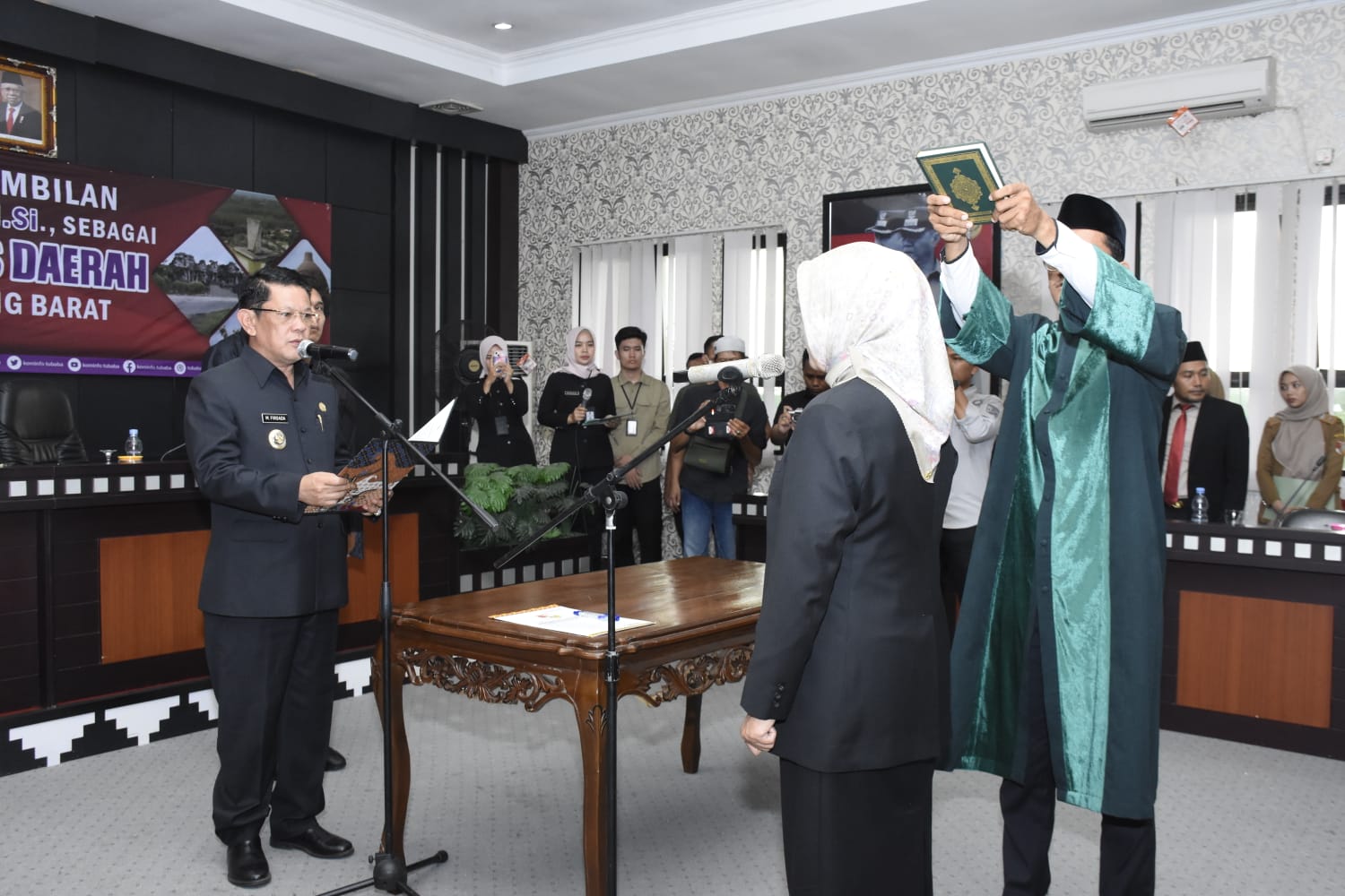 Bayana Dilantik Jadi Pj Sekda, M. Firsada Harap Dapat Laksanakan Tugas Fungsinya Secara Optimal