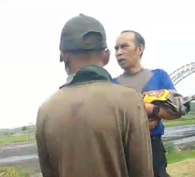 Menyentuh, Aipda Hendra Lepas Seragam Demi Evakuasi Jasad Bayi Yang di Buang