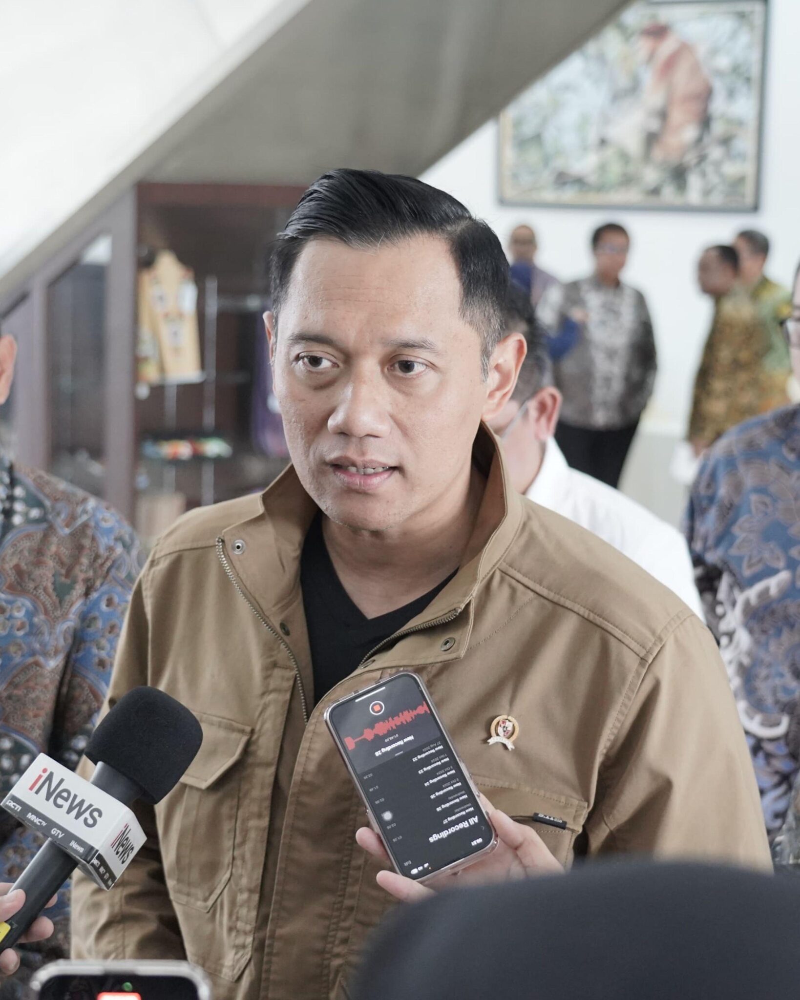 Terima Sertipikat dari Menteri AHY, Warga Lumajang Berharap Program PTSL Terus Berlanjut

