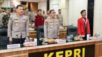 Kapolda Kepri Mengikuti Dialog Internal Secara Daring : Internalisasi Wawasan Kebangsaan Dalam Rangka Tranformasi Polri Presisi Menyongsong Indonesia Emas