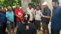 Calon Wali Kota Lubuk Linggau H. Rachmat Hidayat Mengunjungi Warga Kelurahan Karya Bakti Yang Menjadi Korban Banjir
