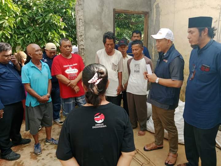 Calon Wali Kota Lubuk Linggau H. Rachmat Hidayat Mengunjungi Warga Kelurahan Karya Bakti Yang Menjadi Korban Banjir
