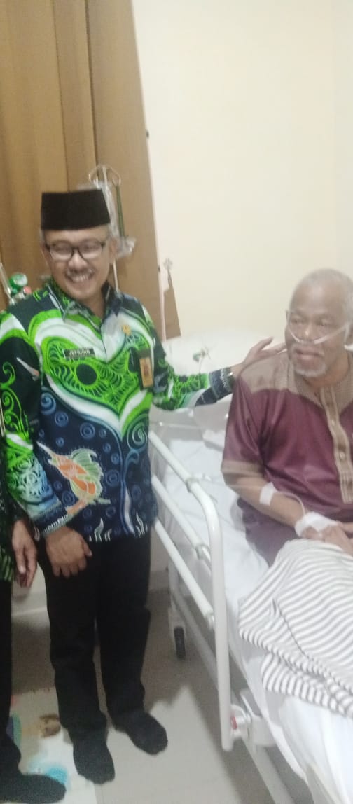 Sekdako Batam, Jenguk Ustadz “KH Wisnu Wijaya” di RS Bhayangkara Nongsa Batam