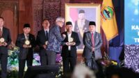 Pemerintah Kota tanjungbalai H Waris Tholib Menerima Piagam Penghargaan Kepala Badan Kependudukan Dan Keluarga Berencana Nasional (BKKBN),