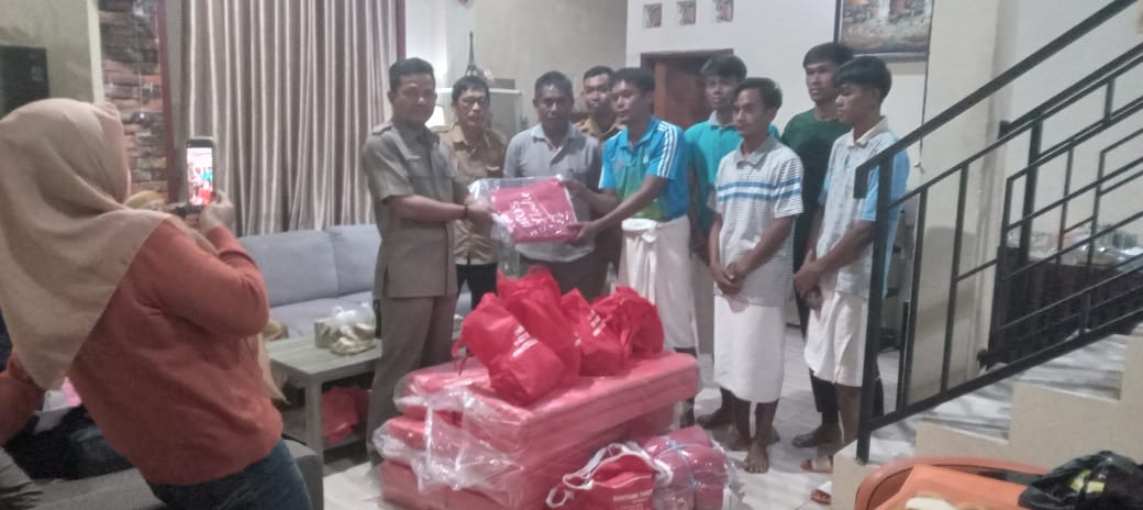 Salurkan Bantuan Korban KLM. Umayza Jaya Kadis Sosial Kab. Selayar Sampaikan Pesan Ini