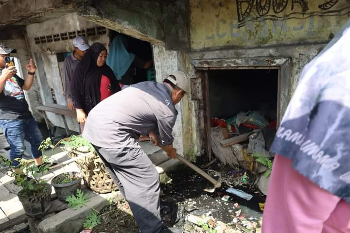 Aspirasi Masyarakat di Sahuti Wali Kota Tanjungbalai  Tinjau Langsung Kelokasi Gang Becek