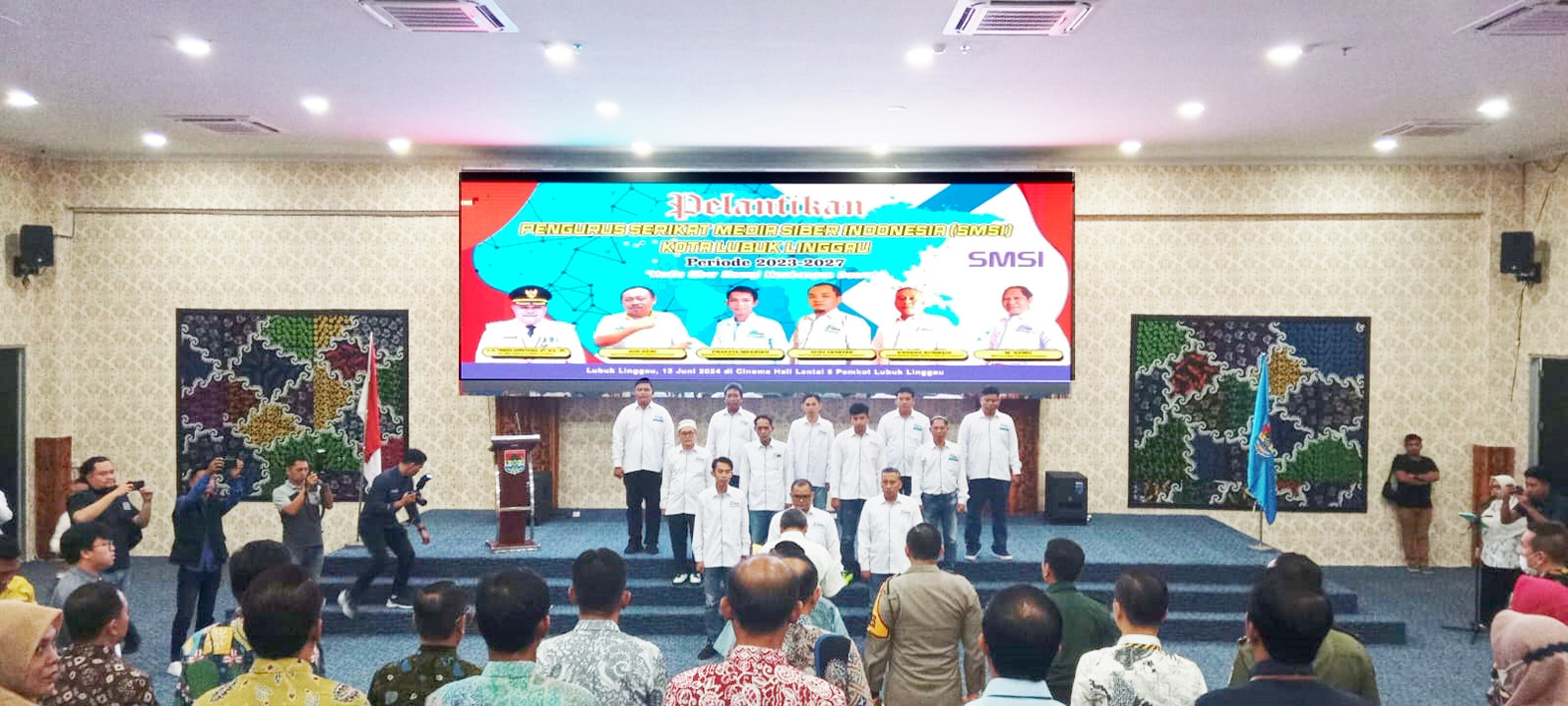 Ketua SMSI Sumatera Selatan Jon Heri Resmi Melantik Pengurus Serikat Media Siber Indonesia (SMSI) Kota Lubuk Linggau periode 2024-2027
