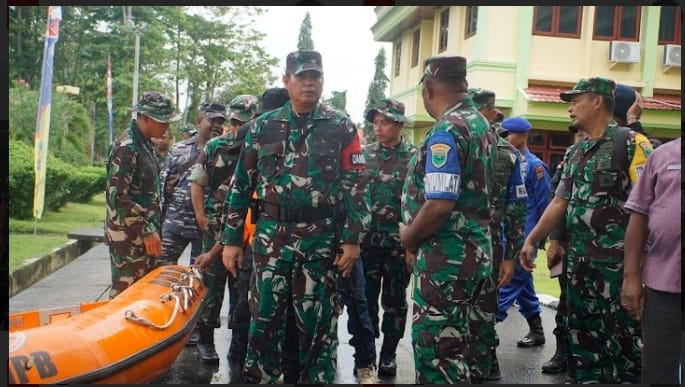 Korem 182/JO Melaksanakan Pelatihan Operasi Bantuan Penangguhan Bencana Alam di Teluk Bintuni