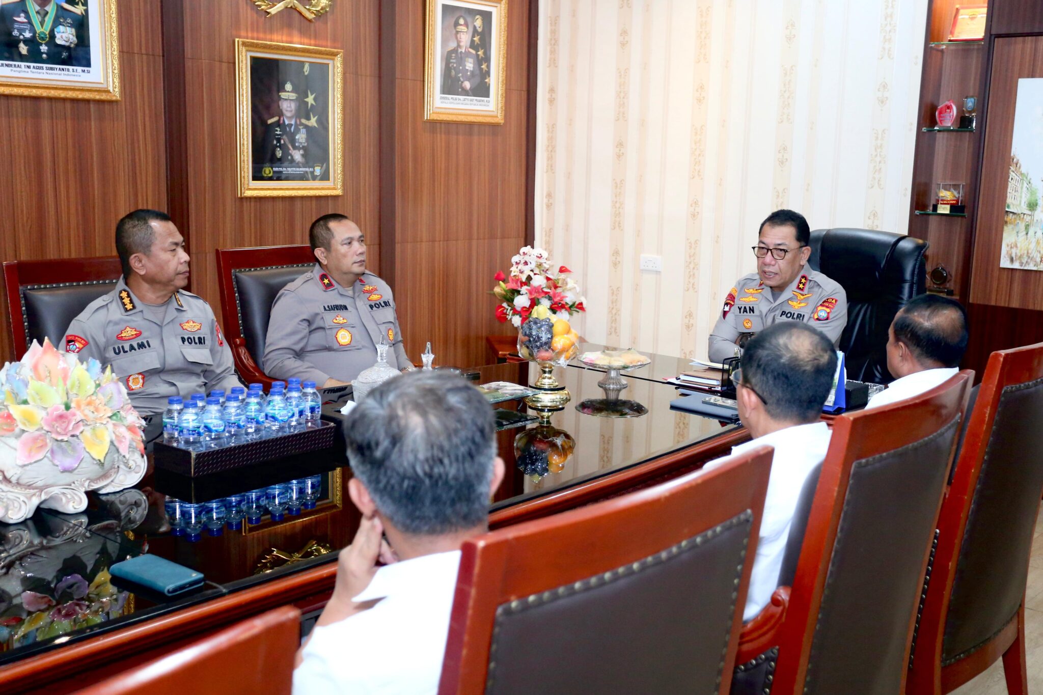 Irjen Pol Yan Fitri Halimansyah Kapolda Kepri Terima Kunjungan Silatuhrahmi Tim Deputi Bidkoor Poldagri Tahun 2024