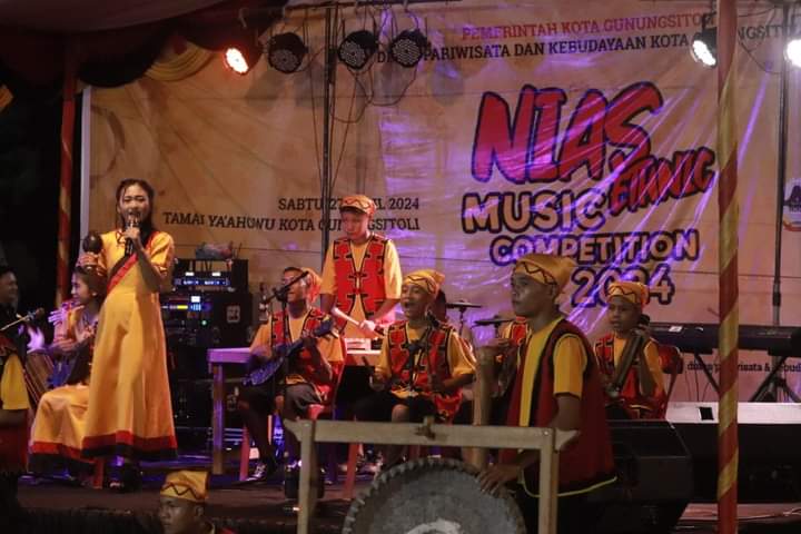 Sekda Kota Gunungsitoli Drs. Oimonaha Waruwu Menghadiri Festival Event NEMC Tahun 2024 di Taman Ya’ahowu