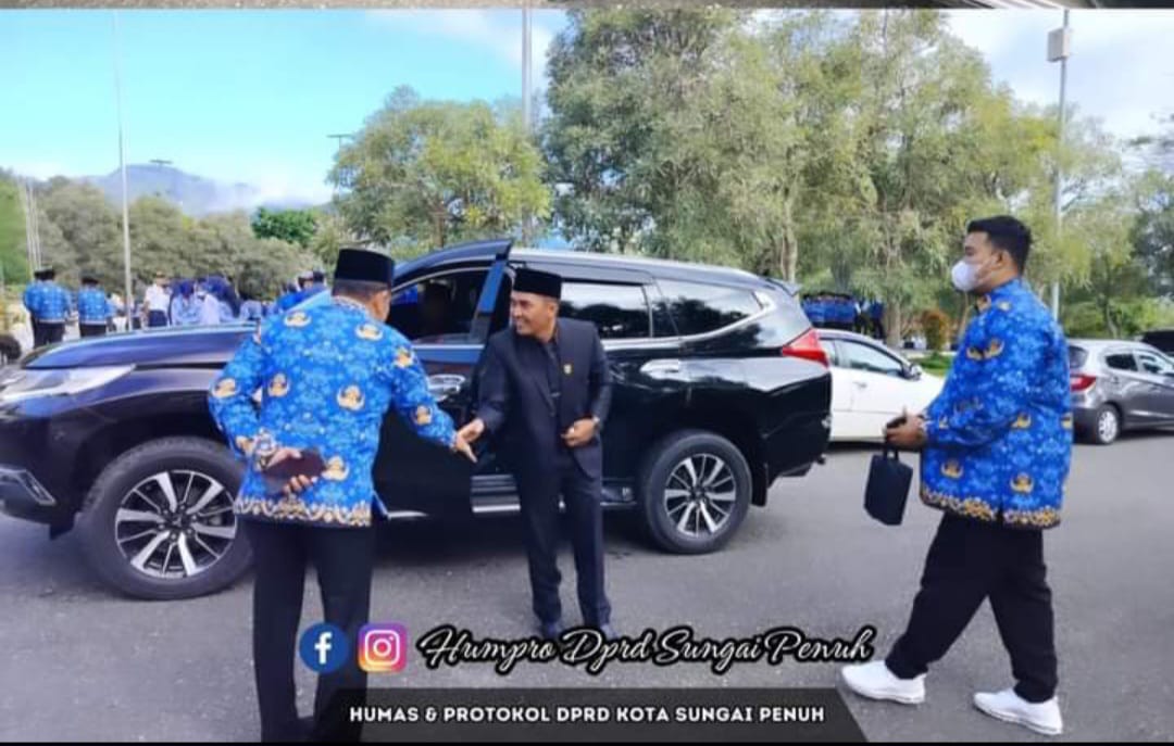 Ketua DPRD Kota Sungai Penuh, Lendra Wijaya, SE menghadiri Upacara Peringatan Hari Otonomi Daerah ke 28