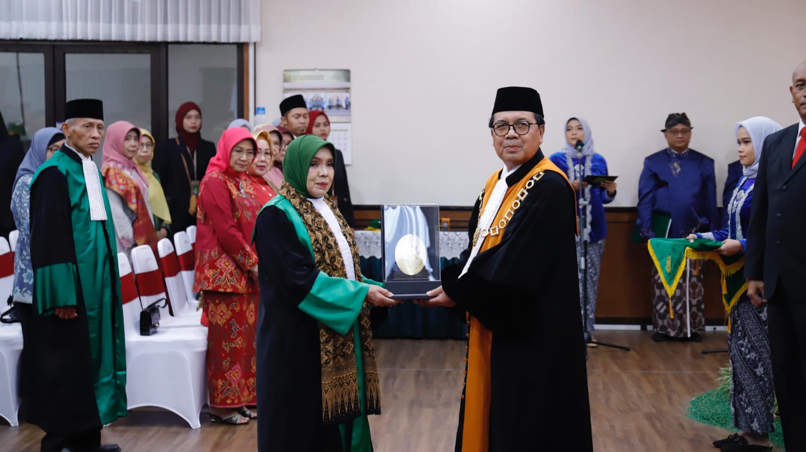 Ketua MA Prof.Dr.H.M Syarifudin ,SH.MH Lepas Satu Hakim Perempuan Istimewa