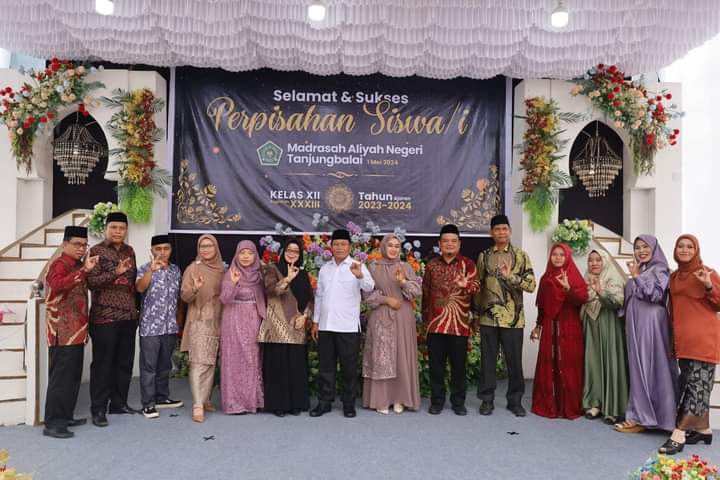 Walikota Tanjung Balai Menghadiri Pelepasan Dan Perpisahan Siswa-siswi  Sekolah Madrasah MAN Negeri.