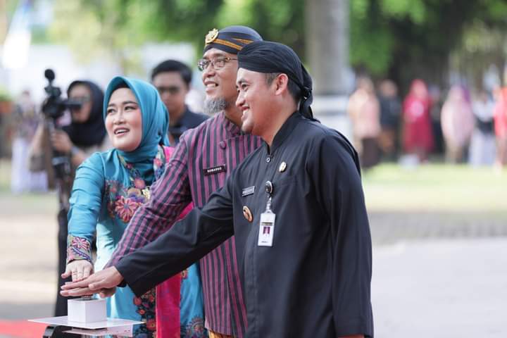 Bupati Pemalang Mansur Hidayat Upacara Hari Pendidikan Nasional Tingkat Provinsi Jawa Tengah