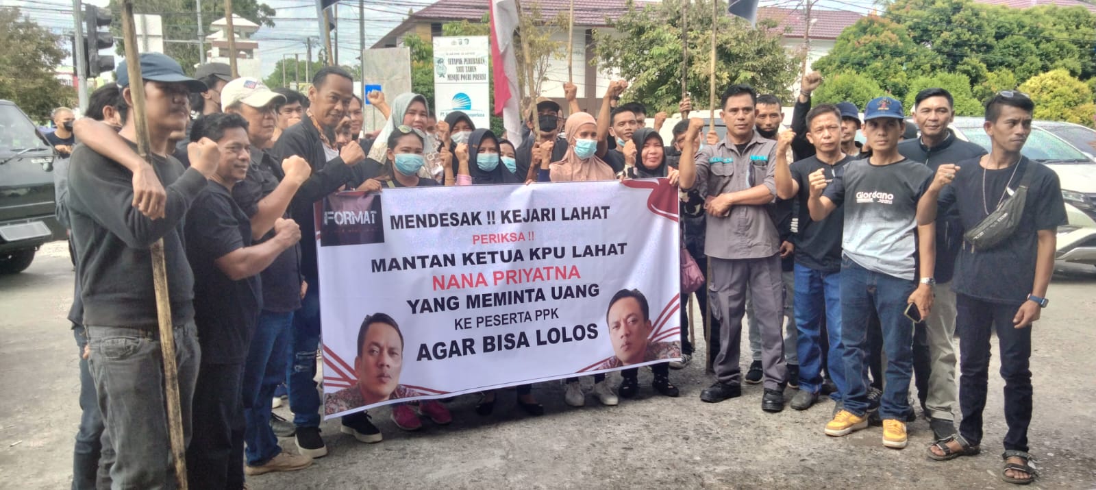 FORMAT ( forum anak lahat) Desak Kejari Lahat Untuk Periksa Mantan Ketua KPU Nana Priyatna