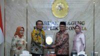 Ketua Mahkamah Agung Melepas Amran Suadi ,Ketua Kamar Agama Yang Humoris dan Suka Menulis Syair Lagu