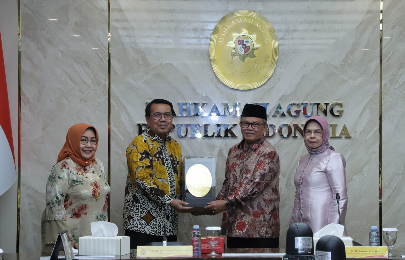 Ketua Mahkamah Agung Melepas Amran Suadi ,Ketua Kamar Agama Yang Humoris dan Suka Menulis Syair Lagu