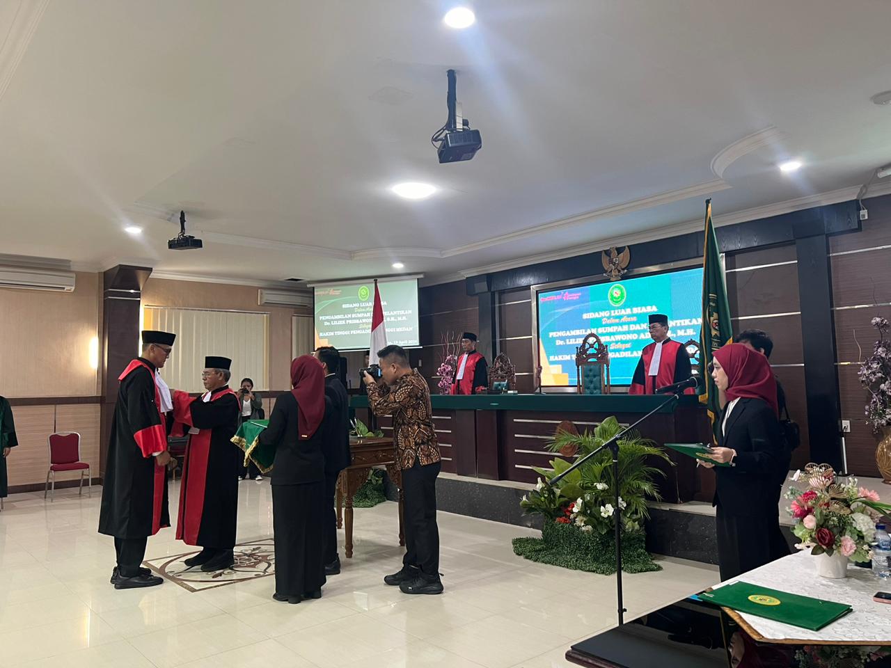 Pengambilan Sumpah dan Pelantikan Dr.Lilik Prisbawono Adi SH,MH Sebagai Hakim Tinggi