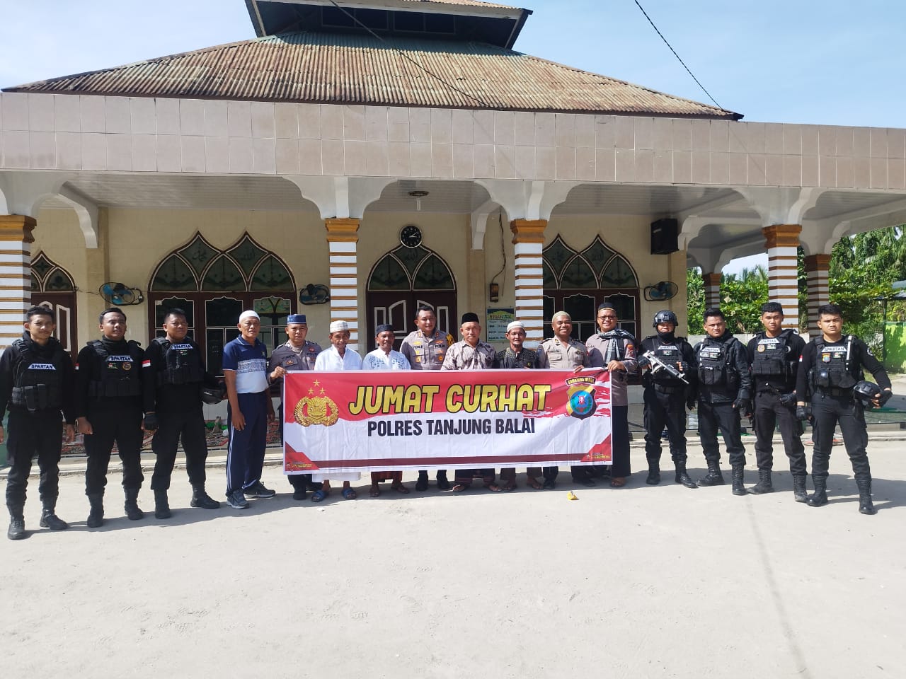 Guna Mengetahui dan Menyerap Aspirasi Warga, Kapolres Tanjung Balai Menyapa Warga Dalam Kegiatan Jumat Curhat
