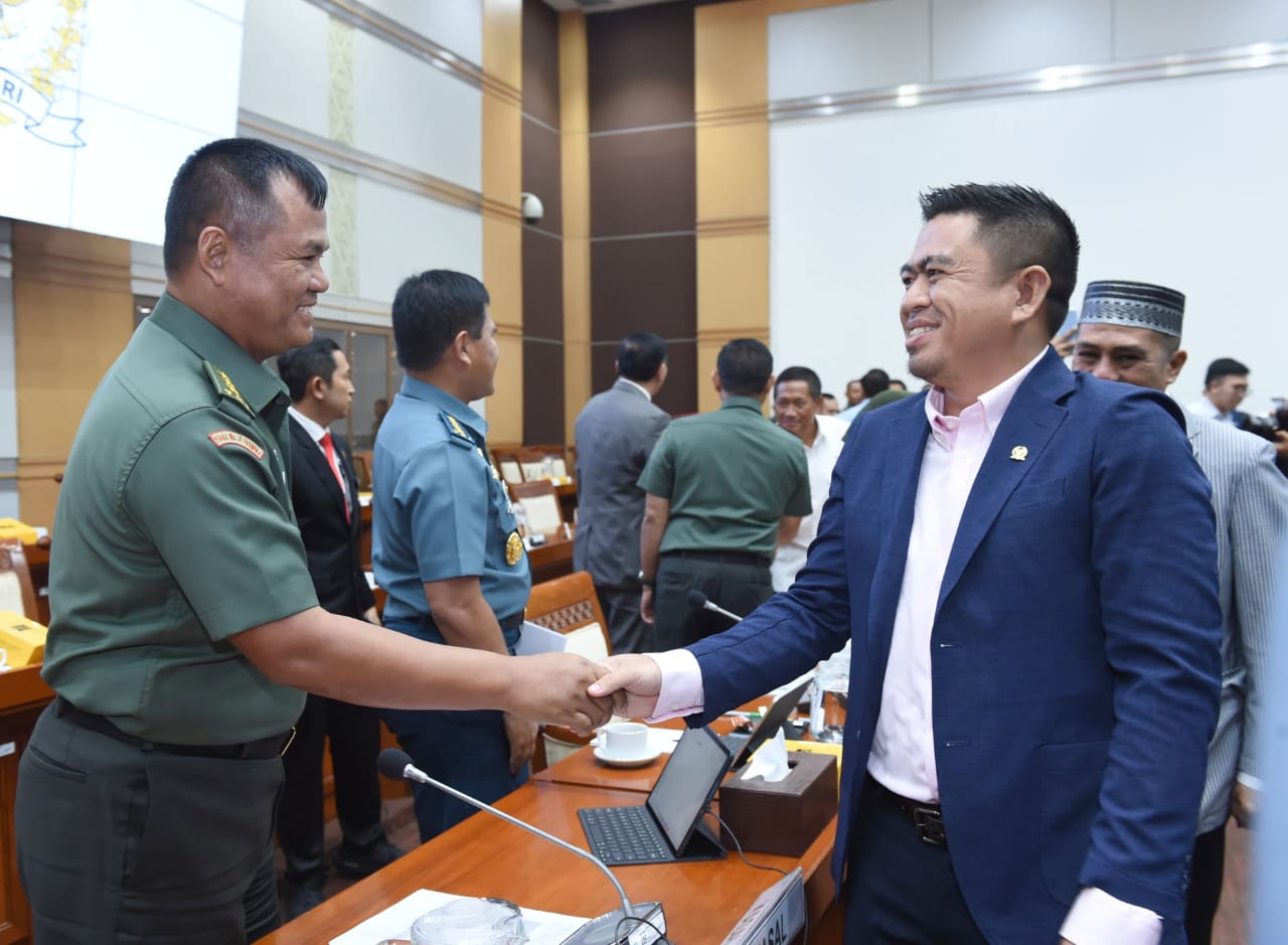 Wakasad Dampingi Menhan RI Rapat Kerja Dengan Komisi I DPR RI Bahas Strategi Pertahanan 2025