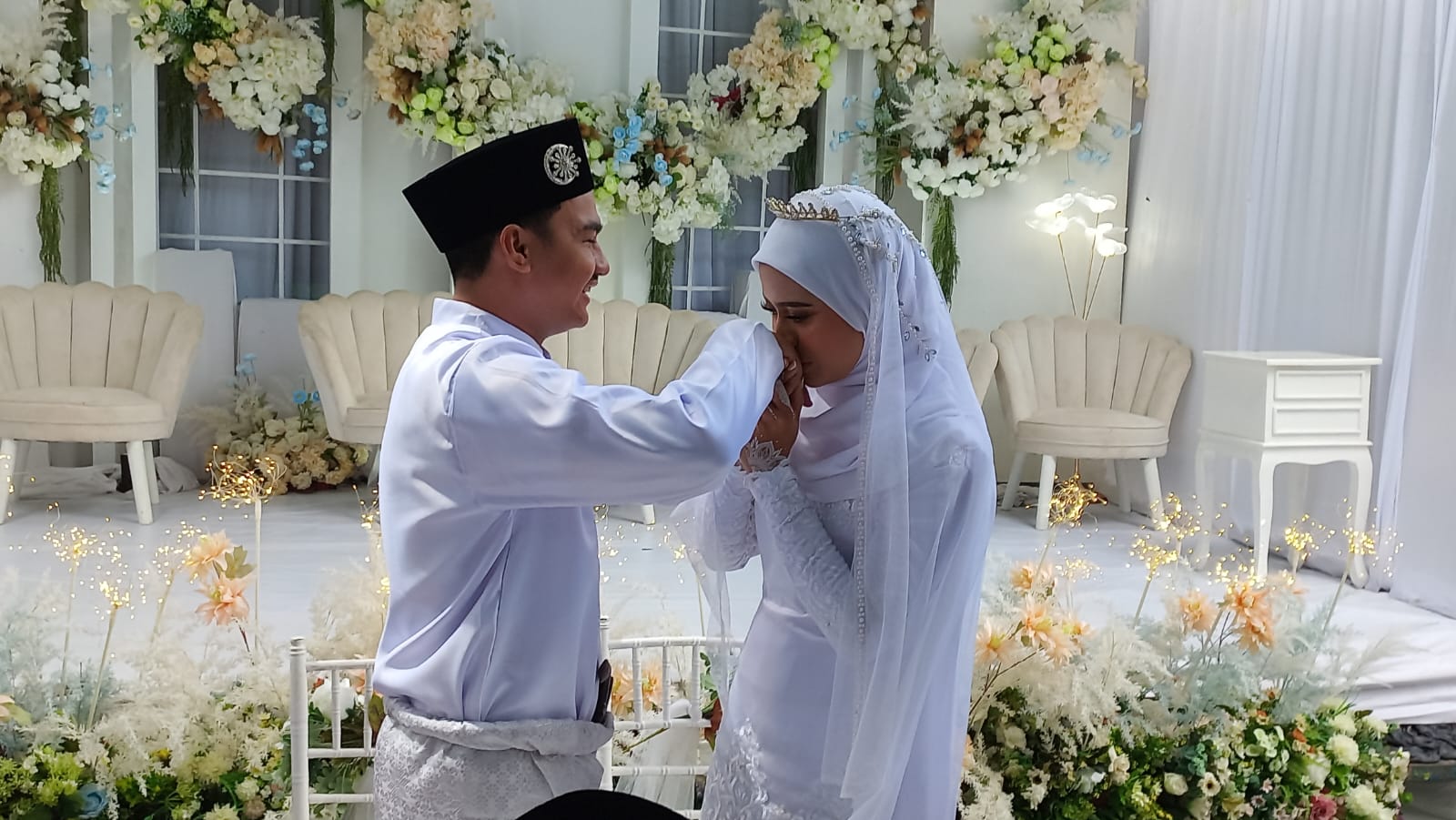 Sultan Riau Lingga Tengku Armizon Hadiri Resepsi Pernikahan Putra KH.H Sihabuddin Arfi