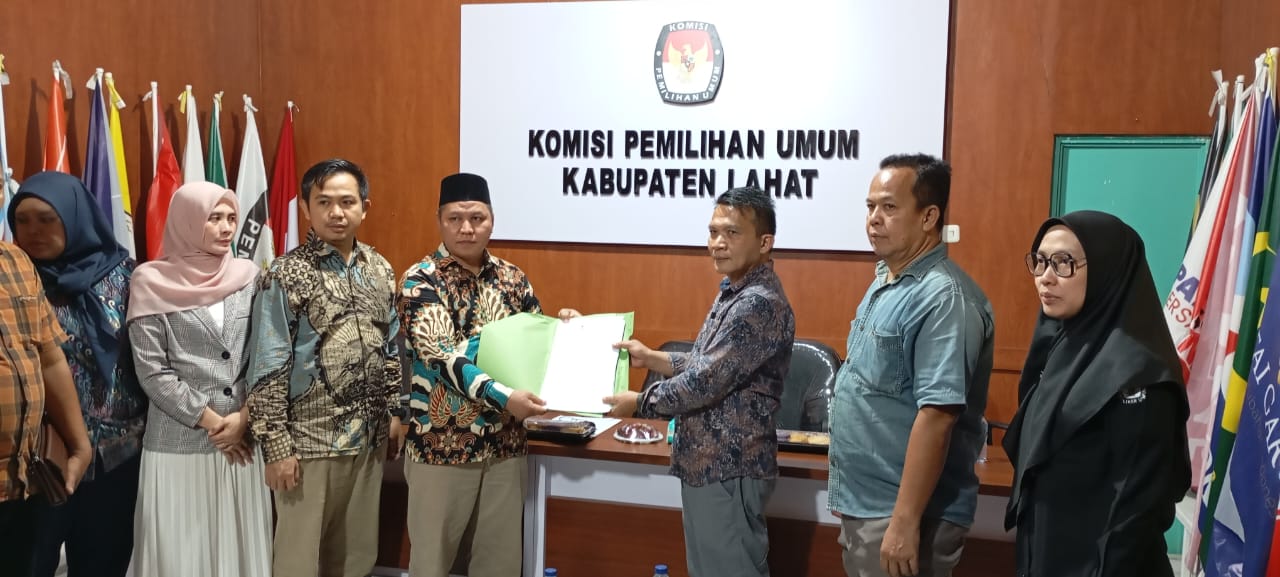 Terkesan Tidak Percaya Dengan Partai Nya sendiri Ketua DPC PDI.P Dan Ketua DPD Nasdem Lahat Daptar Calon Bupati Dan Wakil Bupati Lahat Lewat Jalur Independen