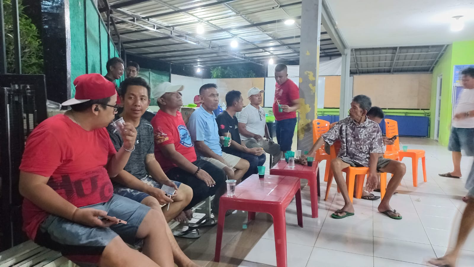 Imron Supardi Ketua RW 043 Botania Garden Ajak Warga dan Para Pemuda Nobar Semifinal Piala Asia U- 23