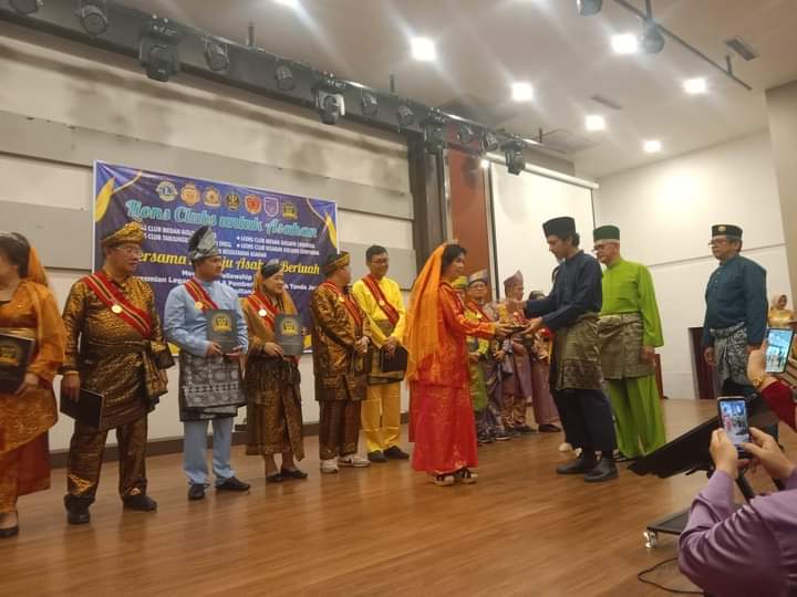 Wali Kota H. Waris Tholib menghadiri Acara Peresmian Legacy Project & Pemberian Anugerah Tanda Jasa dari Yayasan Kesultanan Asahan
