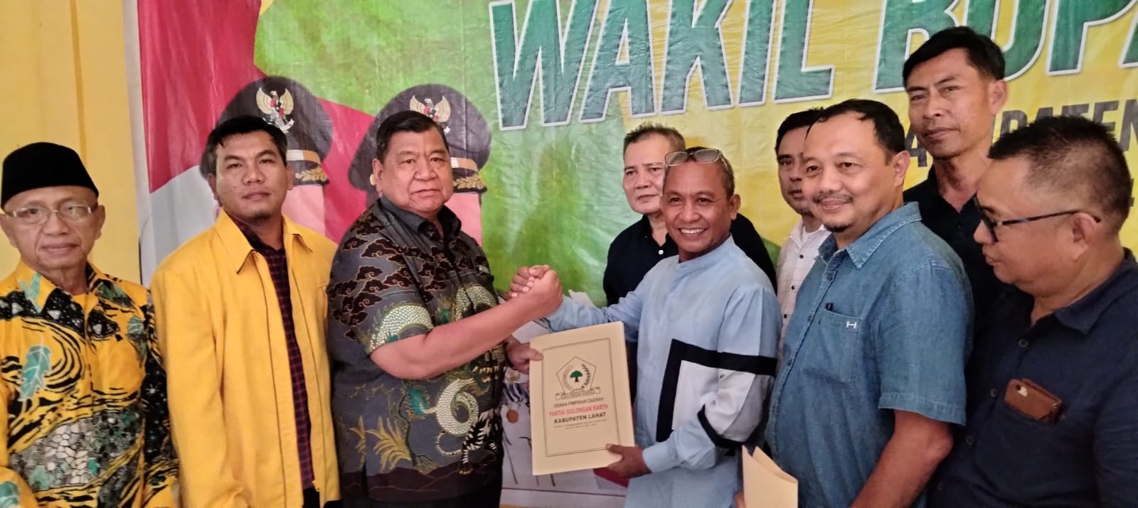 Pasangan Berlian Kembali Mengambil Formulir Pendaftaran Bacabup Dan Bacawabup Di DPD Partai Golkar