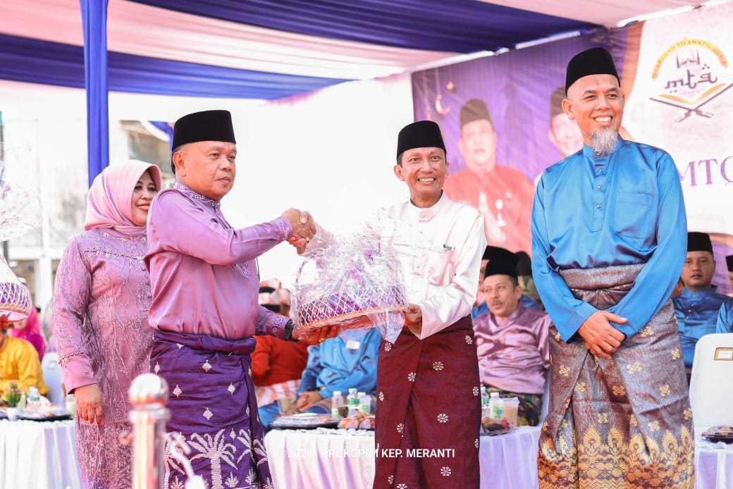 Kompak Dan Bersemangat, Kafilah Kepulauan Meranti Ikuti Pawai Taaruf MTQ Ke-42 Provinsi Riau Di Dumai