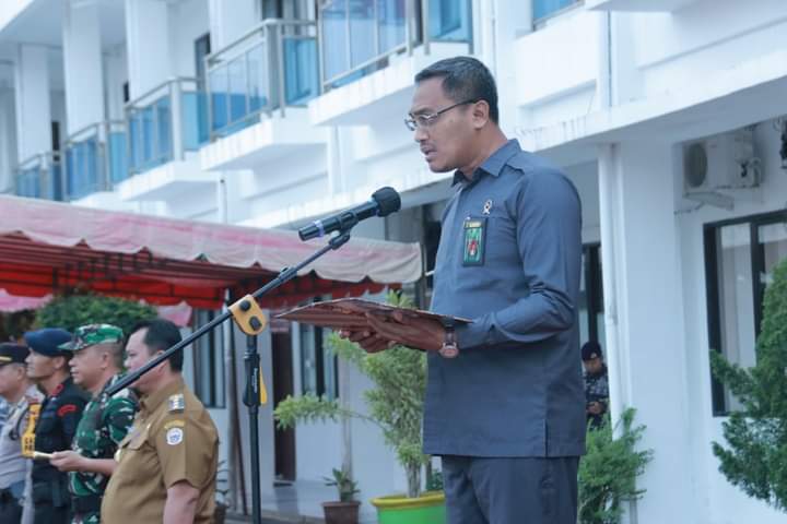 Ketua Pengadilan Negeri Kota Gunungsitoli Wija Wiyata, SH, Bertindak Sebagai Inspektur Upacara Dalam Hal Memperingati Hari Kesadaran Nasional