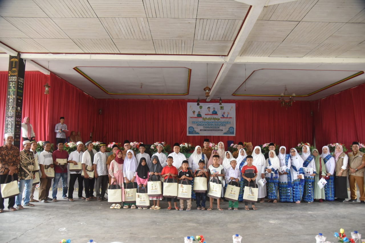 Hadiri Pengajian BKMT, Bupati Tapsel Ajak Masyarakat Untuk Dorong Anaknya Pelajari dan Amalkan Isi Kandungan Alquran