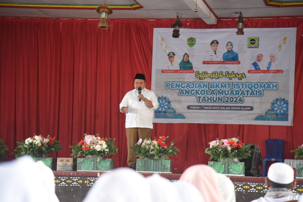 Hadiri Pengajian BKMT, Bupati Tapsel Ajak Masyarakat Untuk Dorong Anaknya Pelajari dan Amalkan Isi Kandungan Alquran