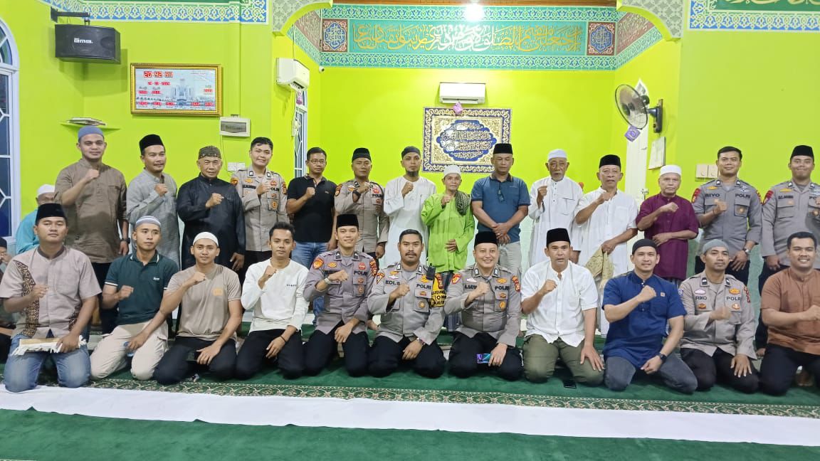 Safari Rahmadan Polres Kep Meranti Terawih Berjamaah Di Masjid Taufiq